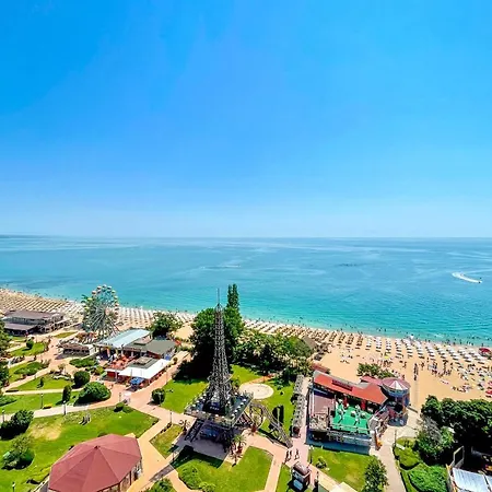 International Casino & Tower 5* Aranyhomok