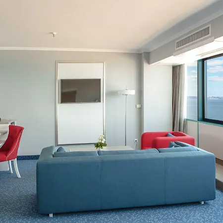 Szálloda International Casino & Tower 5*