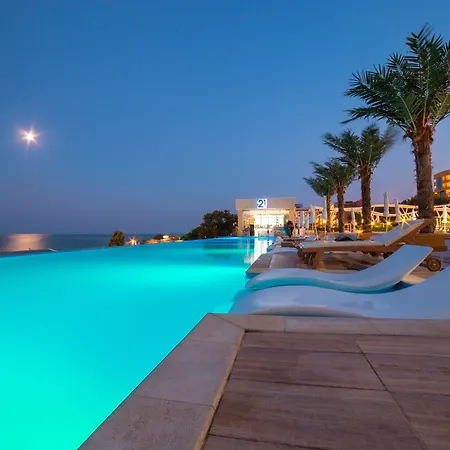 International Casino & Tower Szálloda