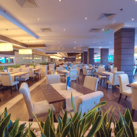 International Casino & Tower 5* Aranyhomok