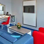 Otel International Casino & Tower 5*
