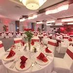 Otel International Casino & Tower 5*
