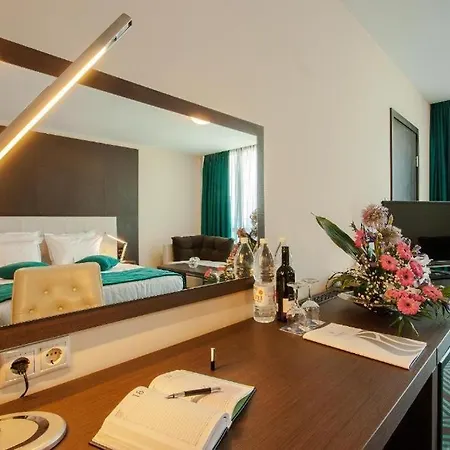 Ξενοδοχείο International Casino & Tower 5*