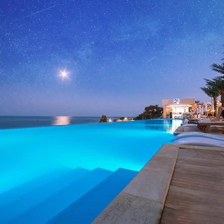 International Casino & Tower Hotel 5*