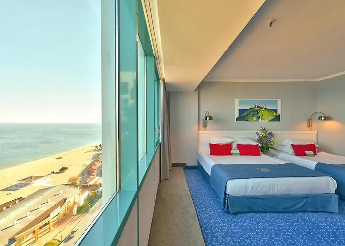 International Casino & Tower מלון