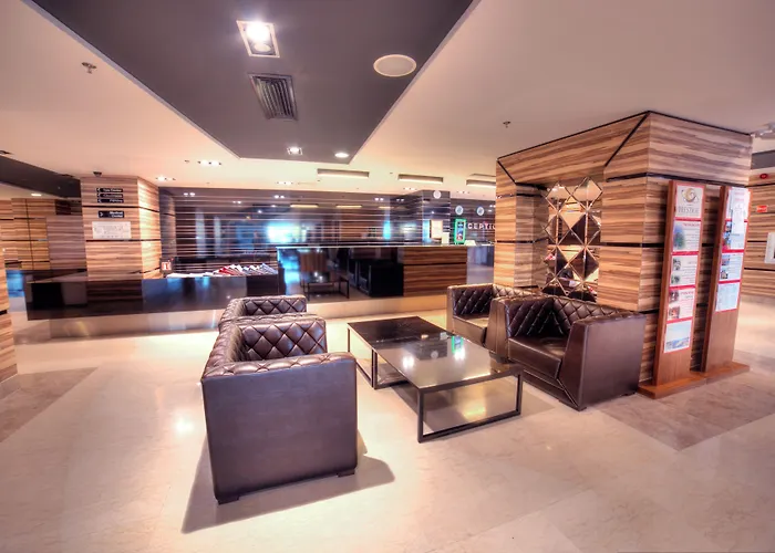 מלון International Casino & Tower