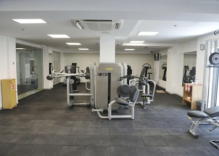 מלון International Casino & Tower 5*