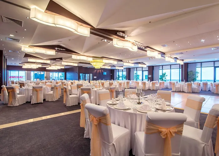 מלון International Casino & Tower