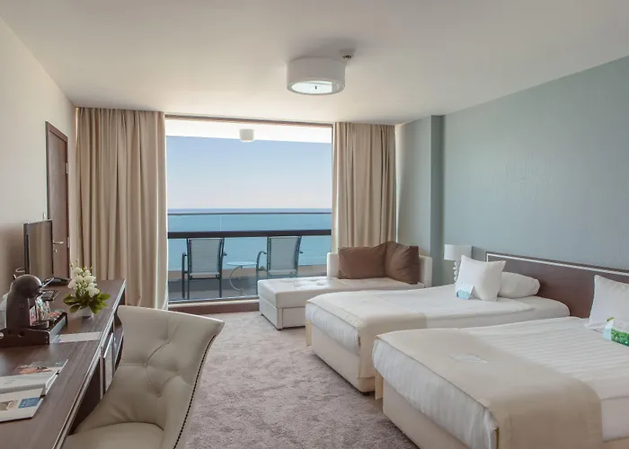 מלון International Casino & Tower 5*